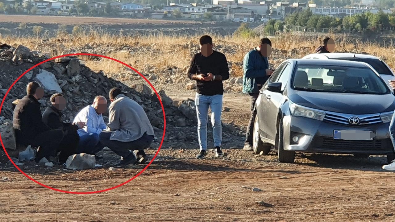 Otomobilden inerken başka araçtan ateş açıldı: 1 ölü