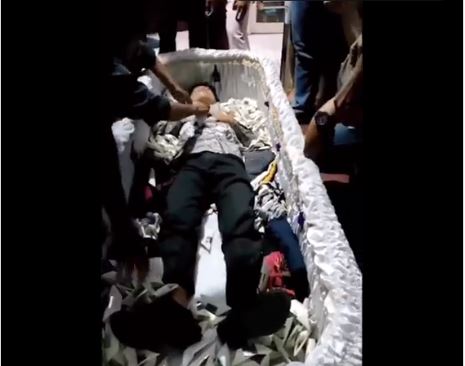 Borçlulardan kaçmak için cenaze planı yaptı