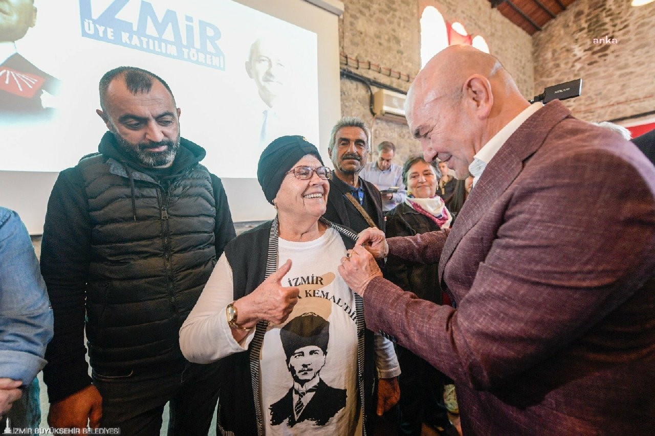 İzmir'de CHP'ye 500 yeni üye