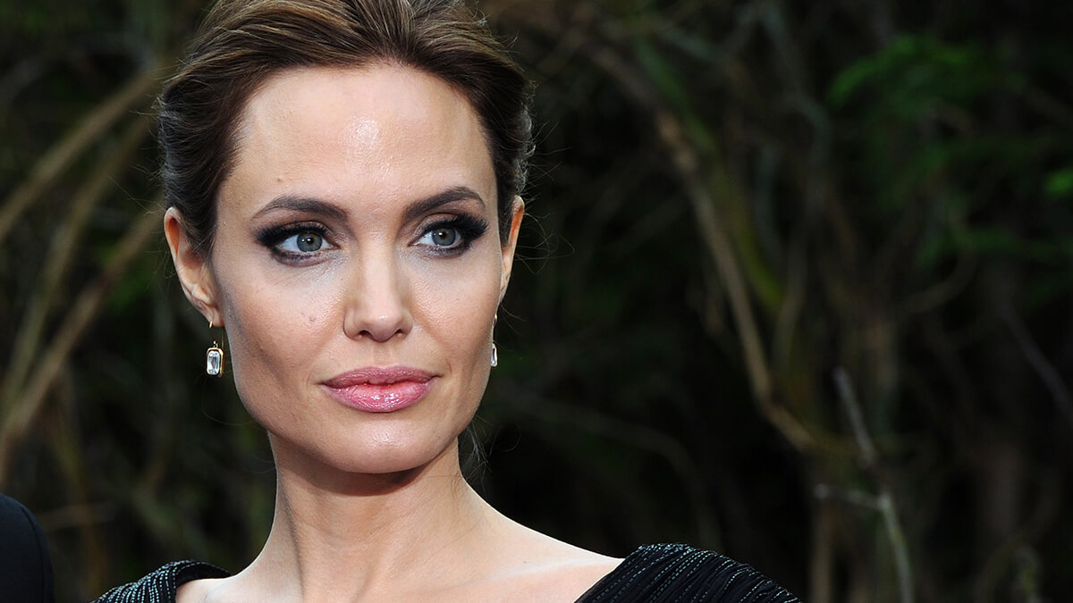 Angelina Jolie'den İran paylaşımı