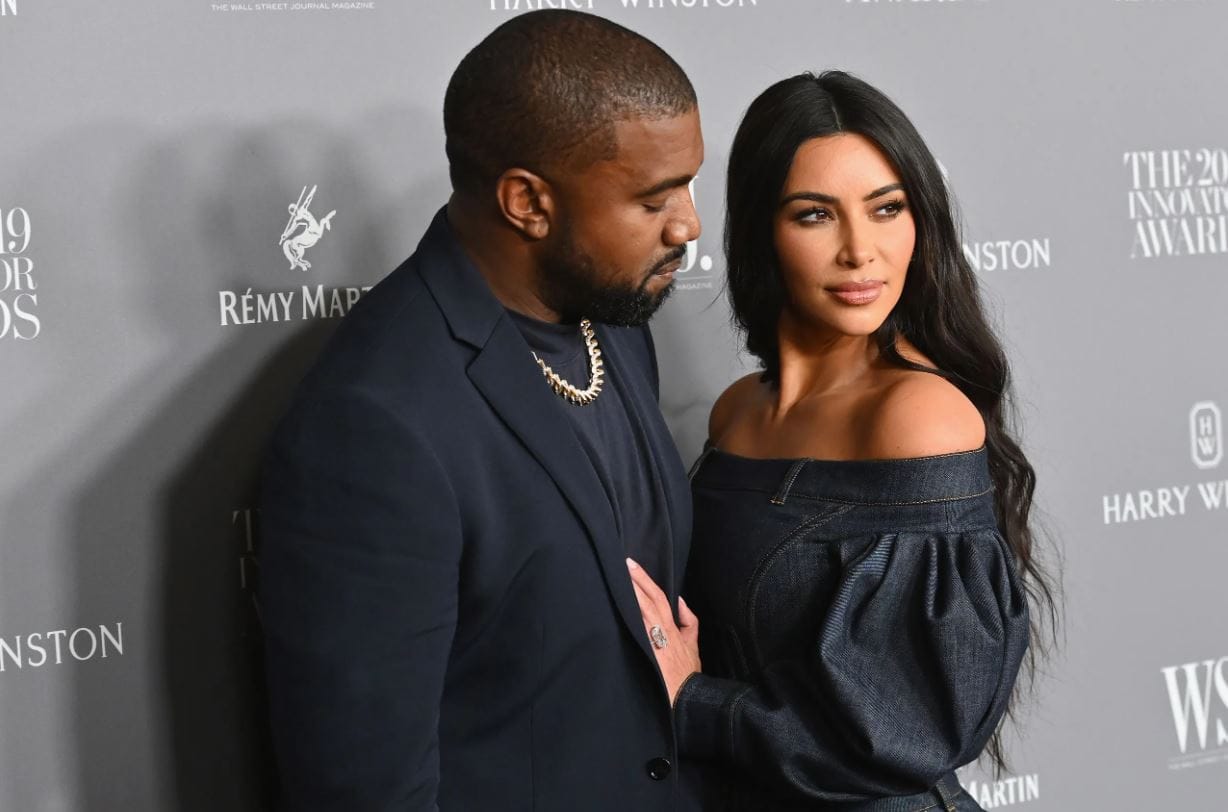 Kanye, Kardashian'ın müstehcen fotoğraflarını göstermiş