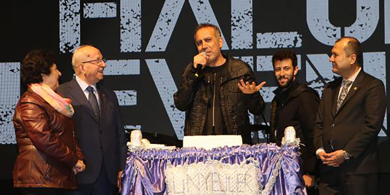 Haluk Levent'e sahnede sürpriz