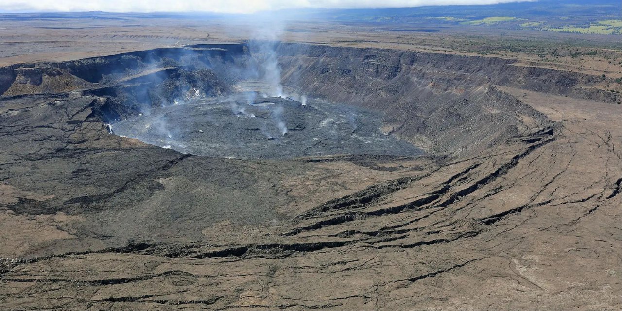 Mauna Loa yanardağı, 40 yıl sonra ilk kez patladı