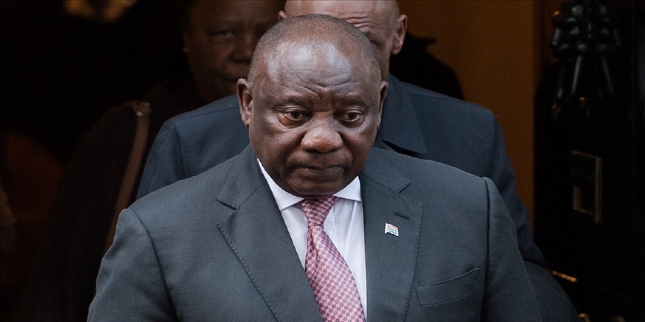 Güney Afrika'da soygun kaosu: Cumhurbaşkanı anayasayı ihlalden suçlanıyor