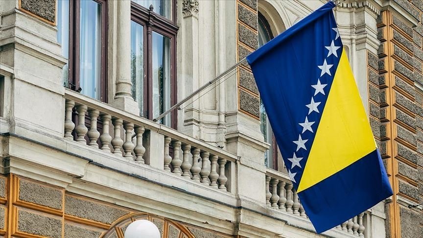 Bosna Hersek'te Bakan gözaltına alındı