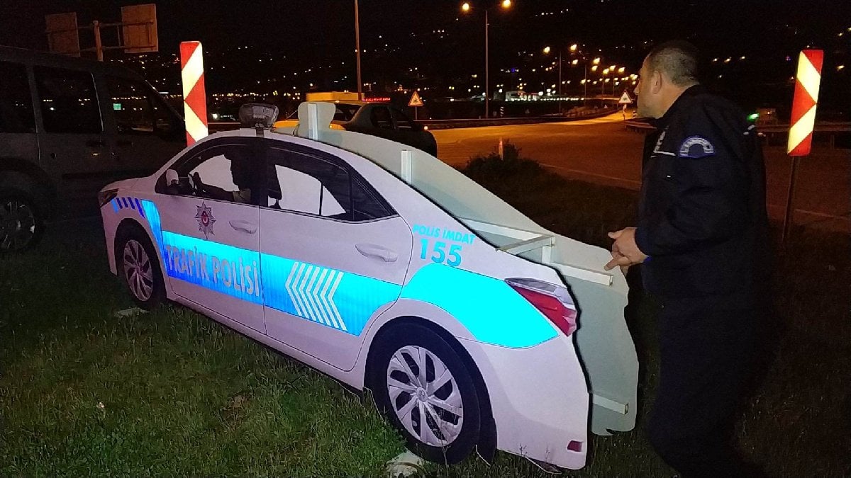 Bu da oldu! Maket polis aracının tepe lambası çalındı