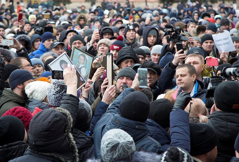 Rusya'da binlerce insan protesto için sokakta