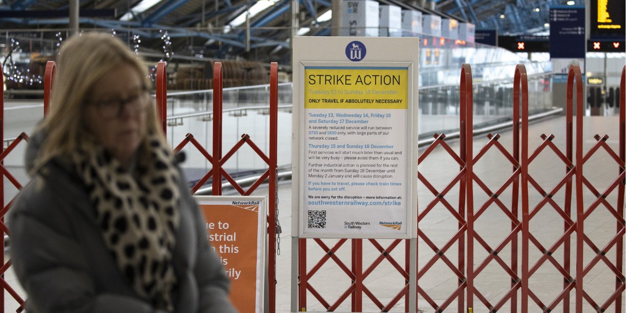 İngiltere'de 40 bin demir yolu işçisi greve gitti