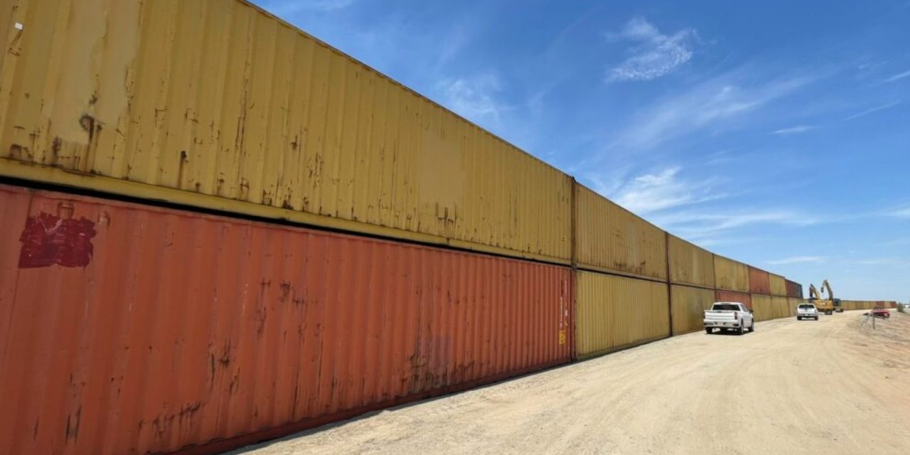 Meksika sınırına konteyner duvarı yapan Arizona'ya dava