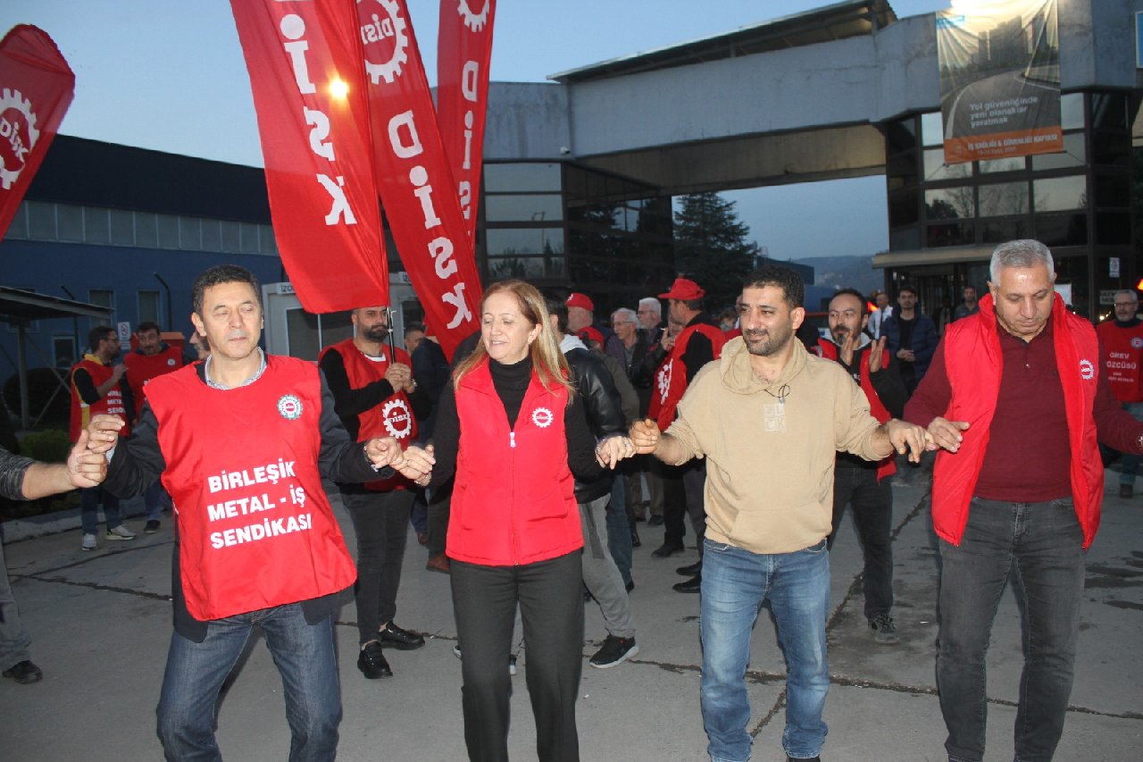 DİSK’ten greve destek: Ferman padişahınsa fabrikalar bizimdir