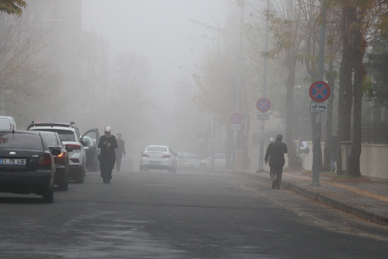 Diyarbakır'da uçuşlara sis engeli