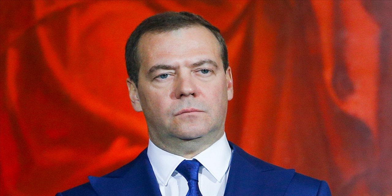 Tatbikat günü Medvedev'den Çin'e sürpriz ziyaret