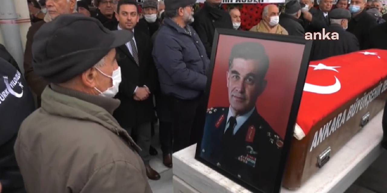 Cezaevinde ölen emekli Korgeneral, toprağa verildi