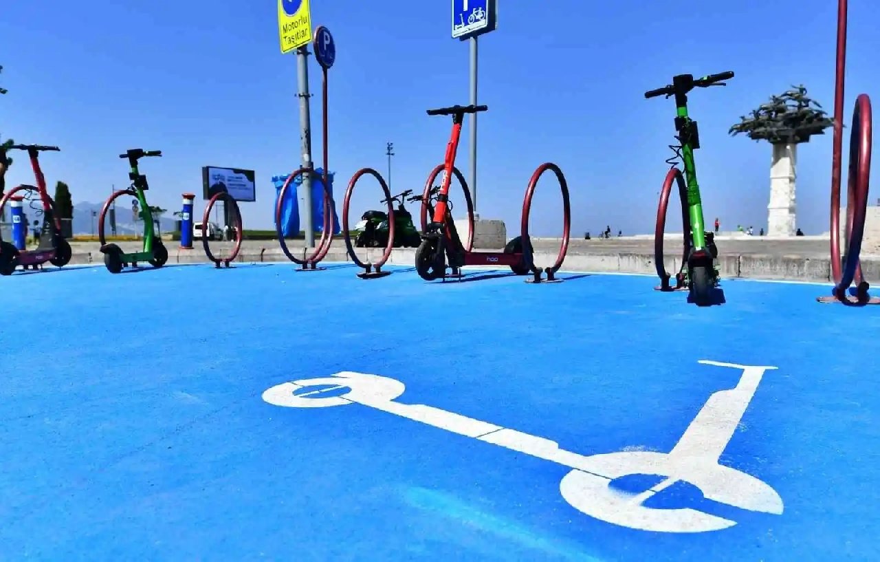 İzmir'de e-scooter için hız düzenlemesi