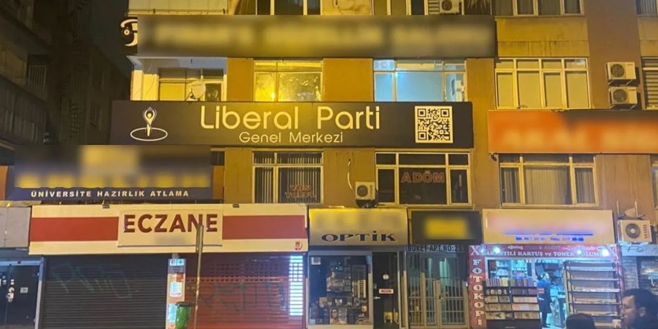 Liberal Parti’den QR kodlu tabela