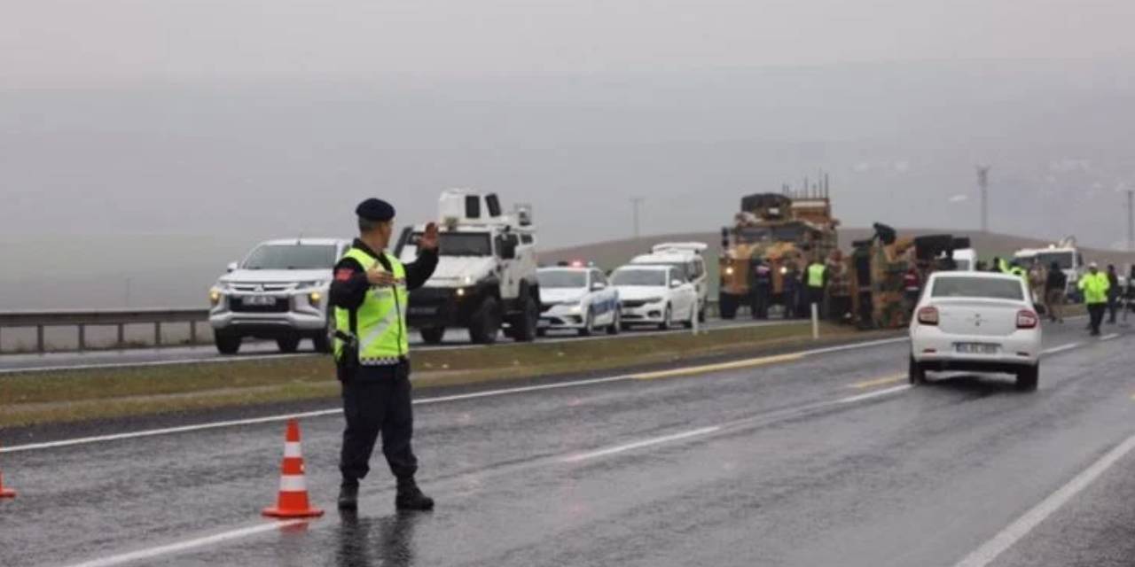 Diyarbakır'da askeri araç devrildi: 6 asker yaralı