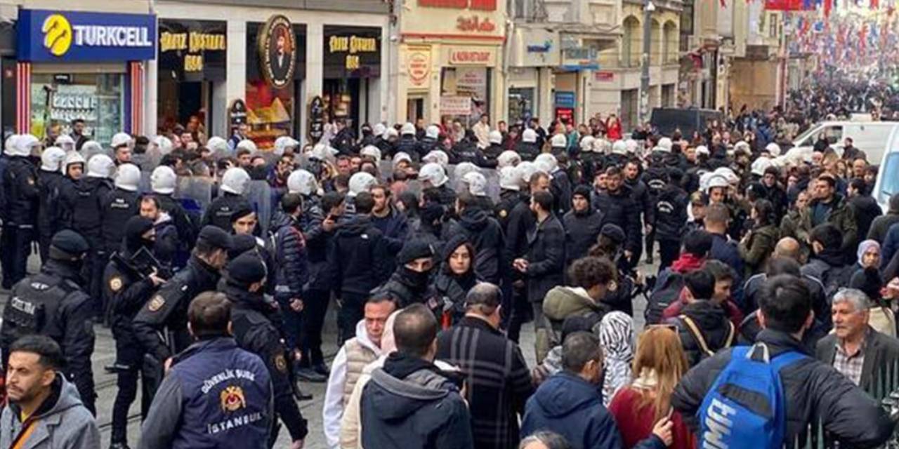 Paris'teki saldırıya İstiklal'de protesto: Gözaltılar var