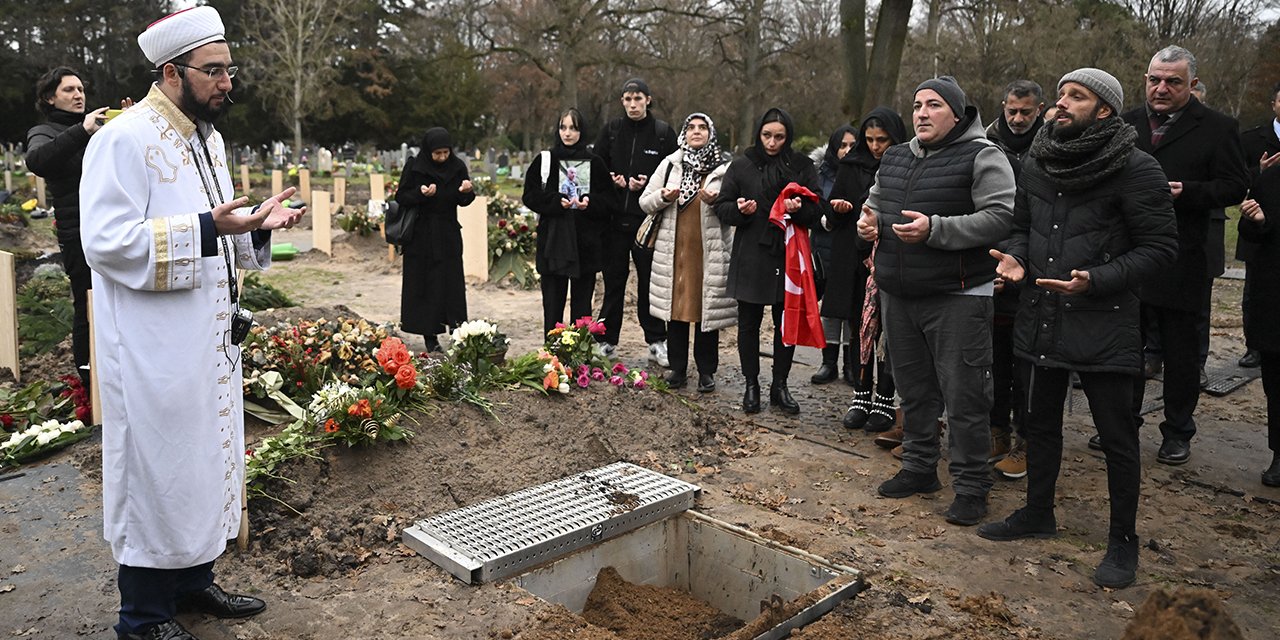 Cenazesi yanlışlıkla yakılmıştı: Külleri toprağa verildi