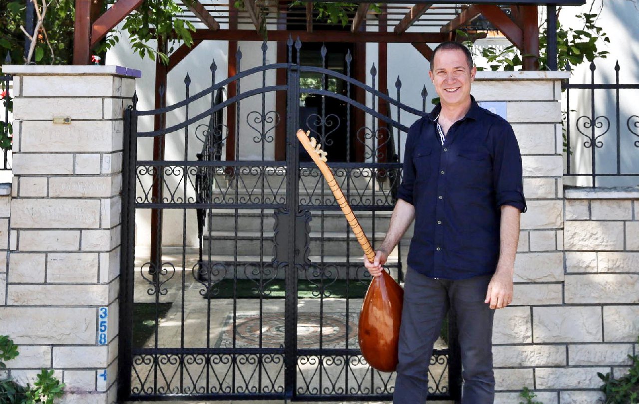 Sümer Ezgü'den 'EYT'li Cemilem' türküsü