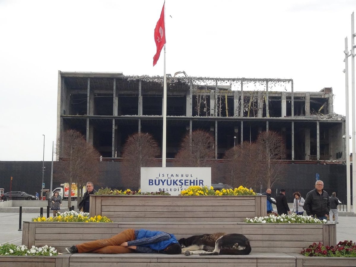 Taksim Meydanı'nda duygulandıran görüntü