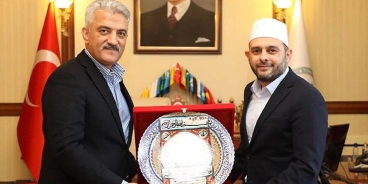 Takkeyle valiyi ziyaret etmişti: Yargıdan imam Halil Konakcı kararı