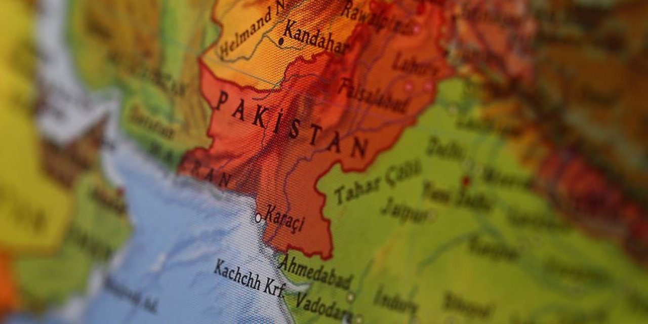 Pakistan'da yılbaşı kutlamaları: 37 yaralı