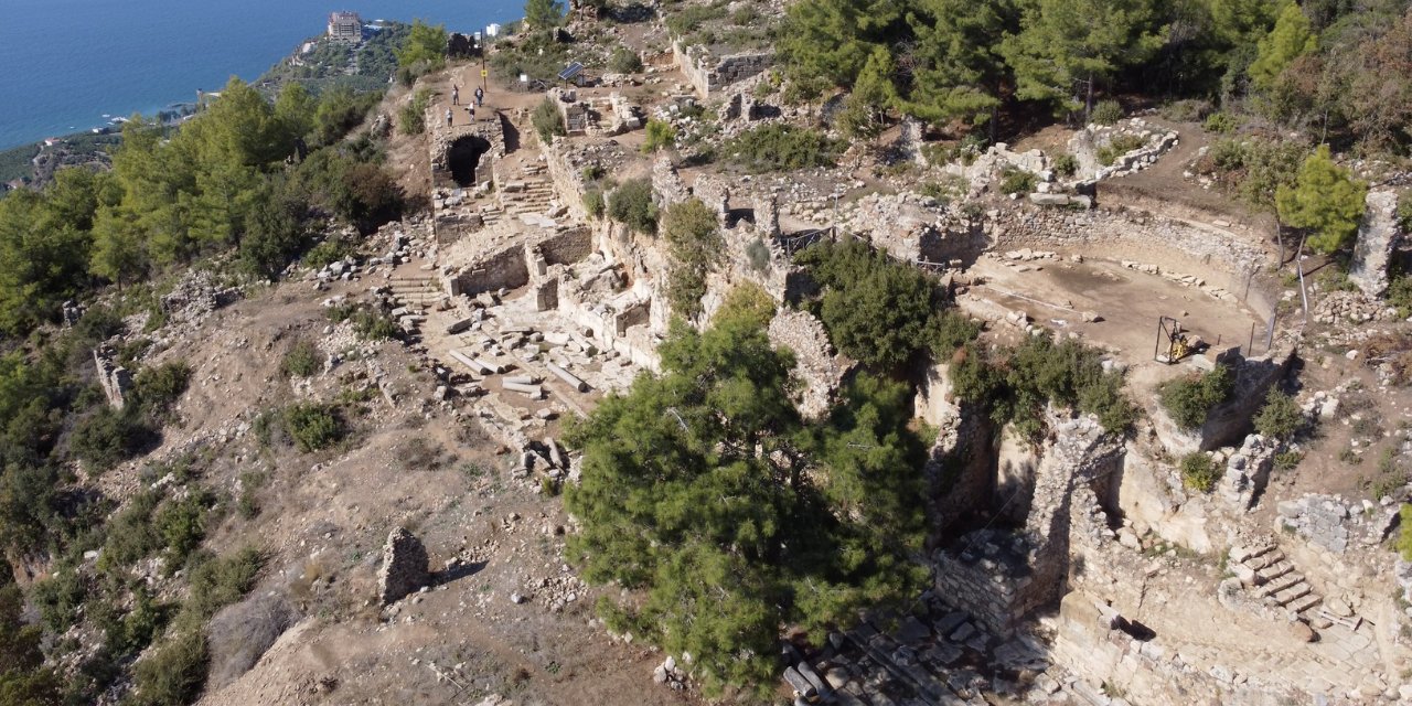 Syedra Antik Kenti'nin 11 bin yıllık geçmişi gün yüzüne çıkarılıyor