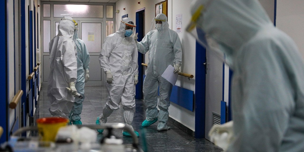 Covid-19 aşısı olmayan sağlık çalışanları işe geri dönüyor