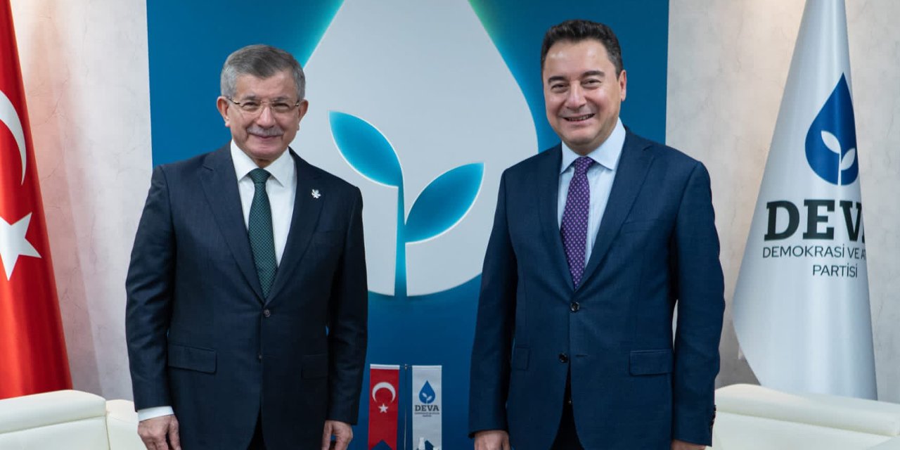 Davutoğlu'nun liderler turu: Babacan'ı ziyaret etti