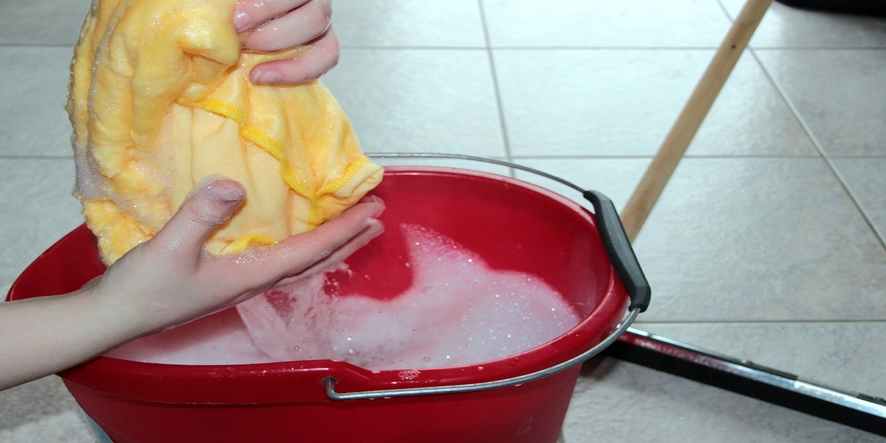 Hızlı ve basit.. Evin dört bir köşesini 30 dakikada temizlemenizi sağlayacak 11 ipucu