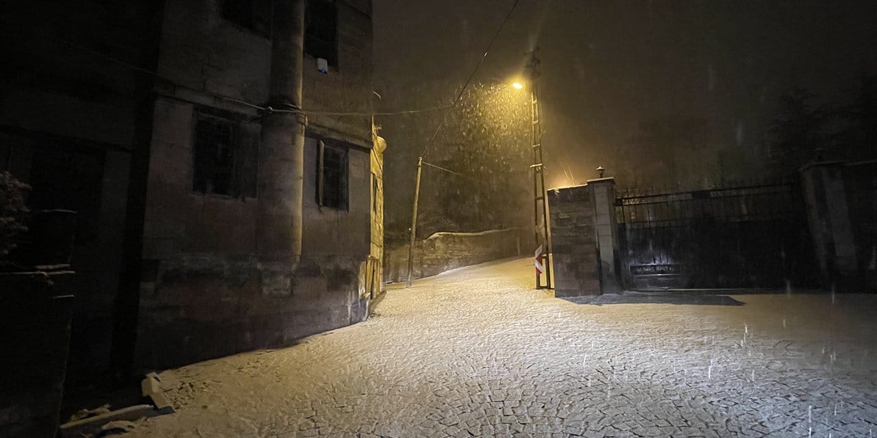 Kayseri beyaza büründü