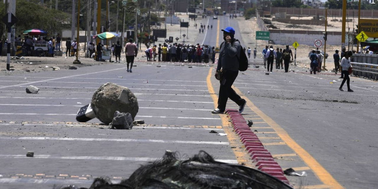 Peru'da sokaklar yeniden alevlendi: Castillo serbest bırakılsın