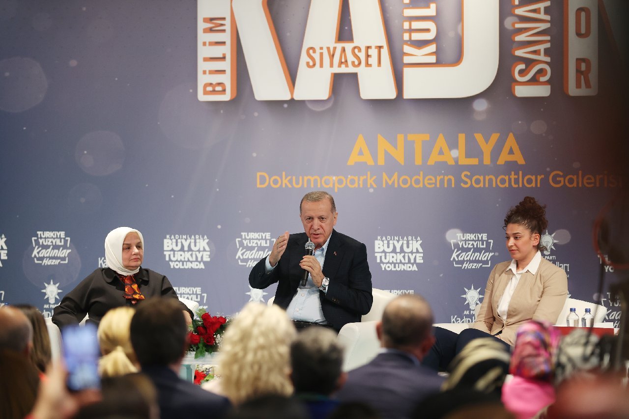 Erdoğan'dan yem fiyatlarından yakınan kadına: Bu hayvanları sana kim verdi