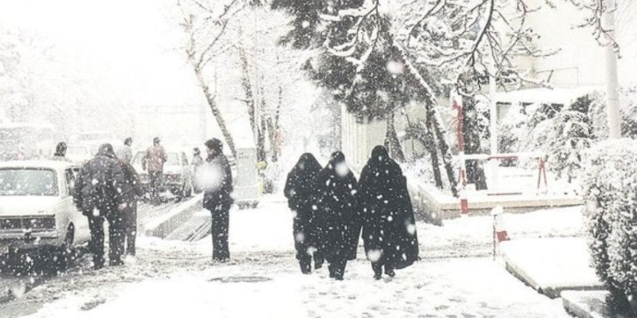 İran’da yoğun kar: Tasarruf için tatil verildi