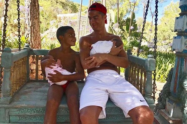 Cristiano Ronaldo ve çocukları