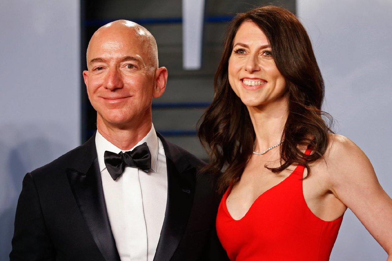 Jeff Bezos'un eski eşi boşandı, bahisler açıldı