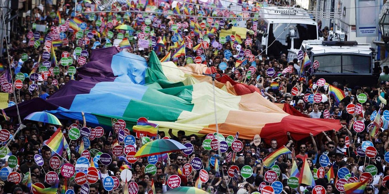 AKP'li belediye meclis üyesine LGBTİ+ aktiviste hakaretten dava
