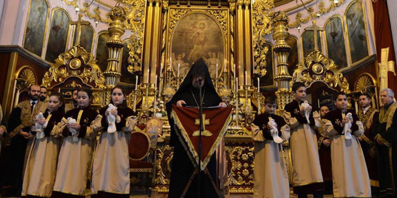 Ermeni Patrikhanesi’nde 200 yıl sonra bir ilk: Tövbe etmeyince aforoz edildi