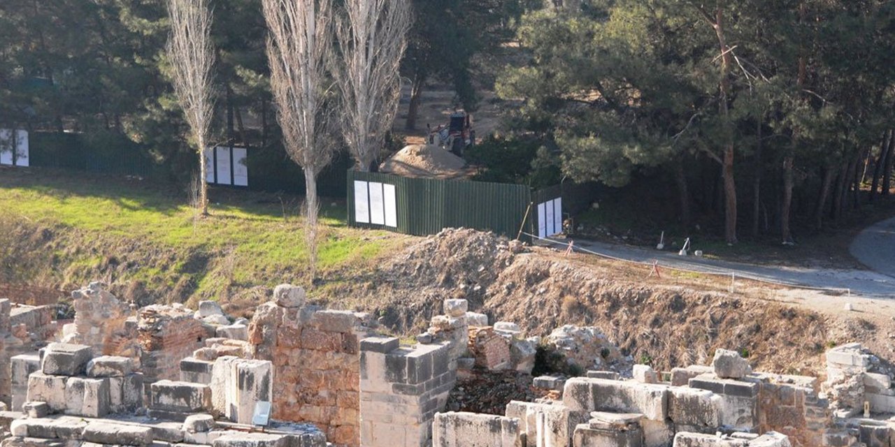 Efes Antik Kenti şantiyeye döndü: Dünyanın yedi harikasından biri tehlikede