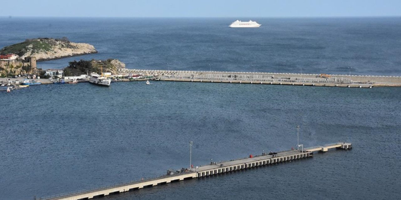 Rus gemisi Amasra Limanı'na çarptı