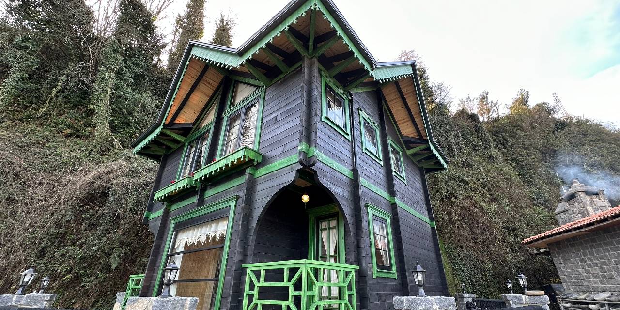 Bu ahşap ev 360 derece dönüyor