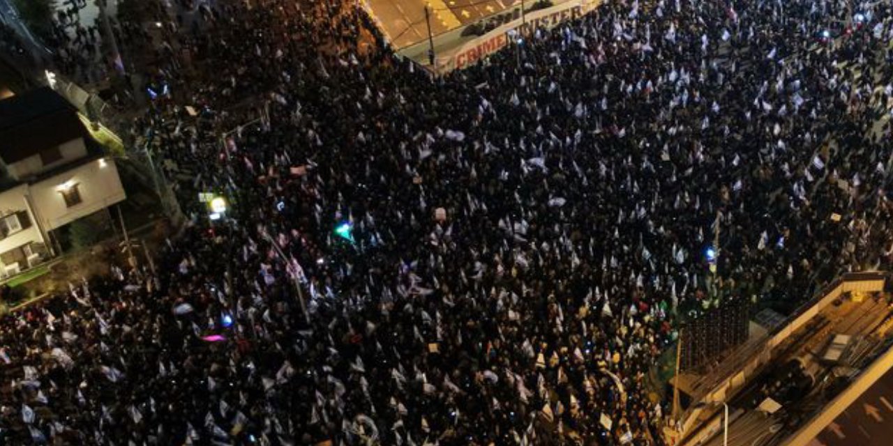 Netanyahu'ya kitlesel protesto: Kazanana kadar vazgeçmeyeceğiz