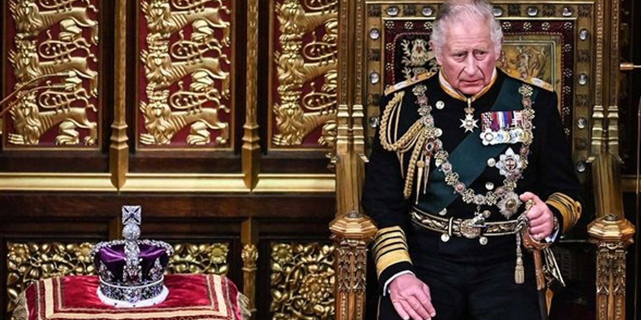 Kral Charles bir gelenekten daha vazgeçti