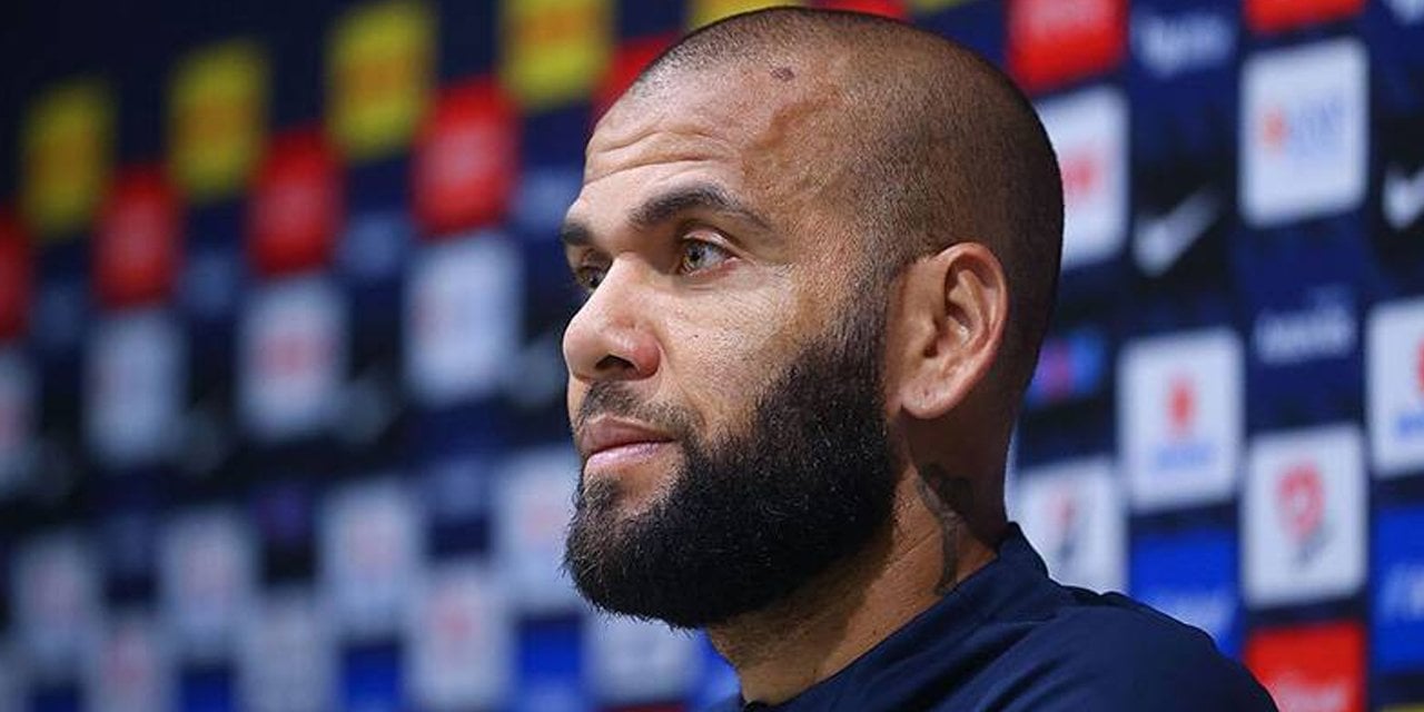 Dani Alves cezaevinde imza dağıtıyor!