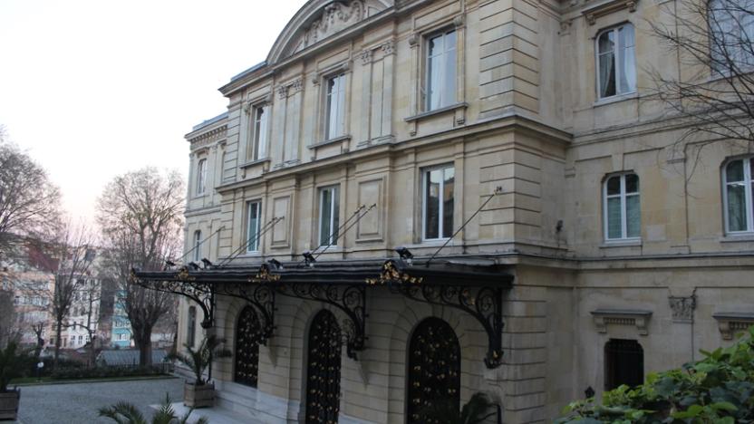 Pierre Loti Fransız Lisesi güvenlik gerekçesiyle eğitime ara verdi