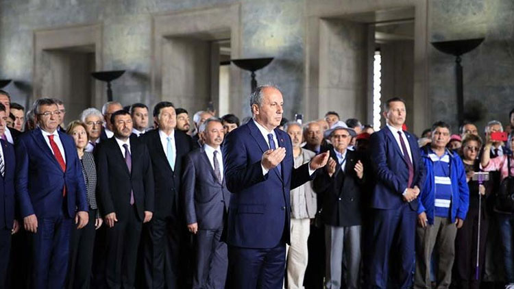 Muharrem İnce, Atatürk'e önce dua etti sonra söz verdi