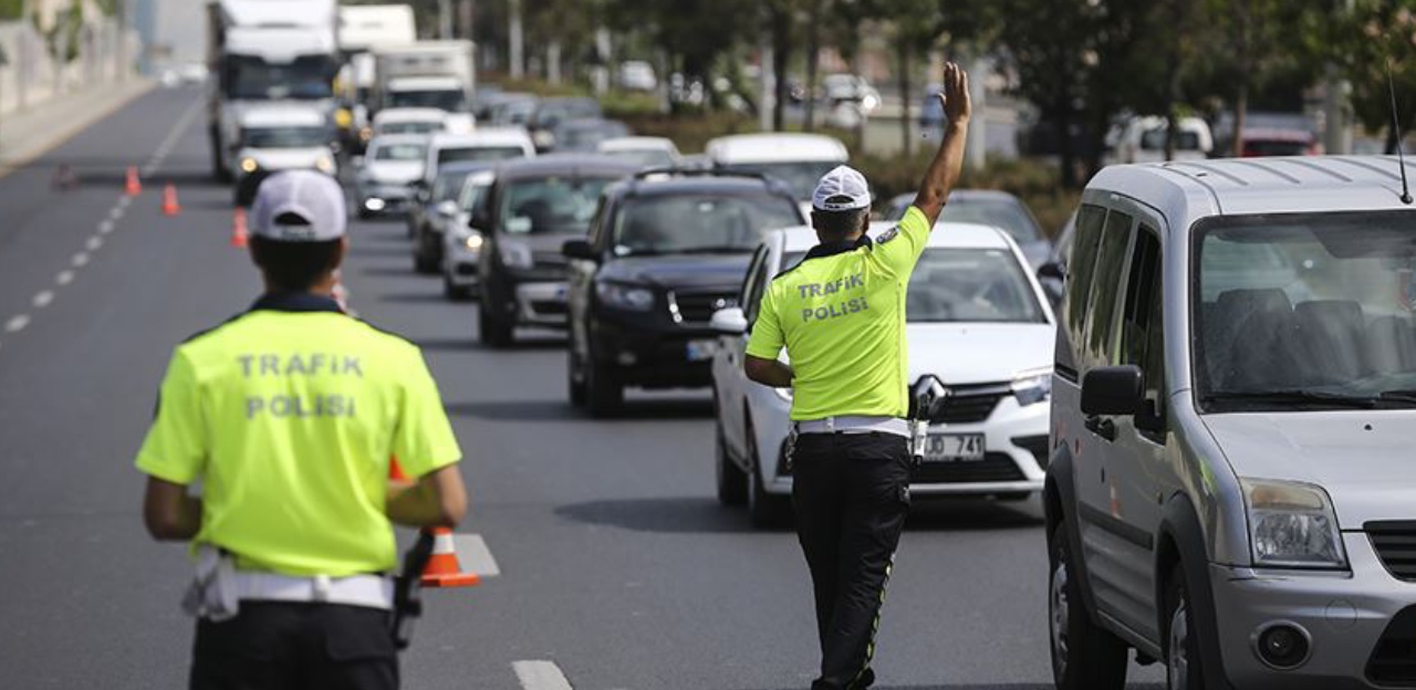 2023 trafik cezaları ne kadar oldu, nasıl ödenecek? İşte tüm harç ve cezaların ücretleri...