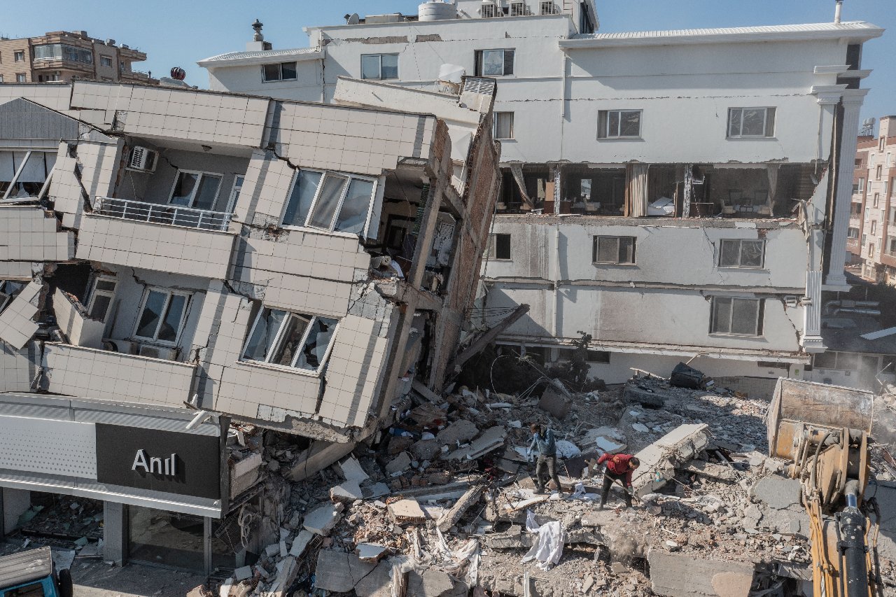 İskenderunlu depremzede: Devletimiz çok ama çok geride kaldı