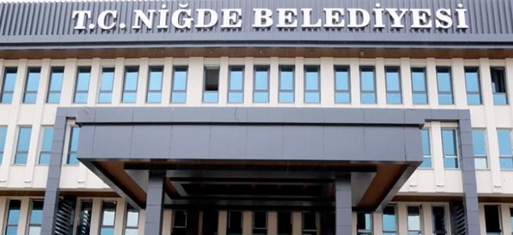 Niğde'de depremden hasar gören 13 bina mühürlendi