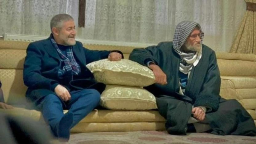 Deprem bölgesinde gülen Bakan Nebati de 'çarpıtma' dedi